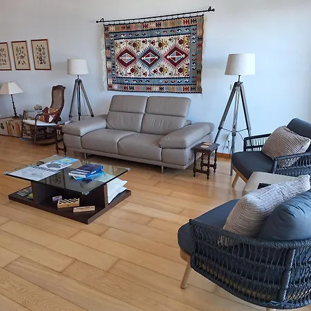 Oceanus Apartment *